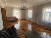 Satılır 6 otaqlı 200 m2 həyət evi Novxanı