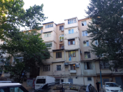 Satılır 3 otaqlı 75 m2 köhnə tikili Elmlər Akademiyası m.