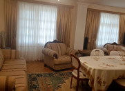 Satılır 5 otaqlı 145 m2 köhnə tikili Azadlıq prospekti m.