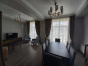 İcarəyə verilir 5 otaqlı 184 m2 yeni tikili Şah İsmayıl Xətai m.