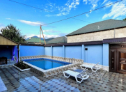 İcarəyə verilir 5 otaqlı 200 m2 yeni tikili Qəbələ