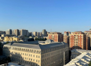 İcarəyə verilir 4 otaqlı 180 m2 yeni tikili Nizami m.