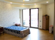 Satılır 4 otaqlı 180 m2 yeni tikili Montin