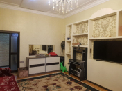 Satılır 2 otaqlı 55 m2 köhnə tikili Bakıxanov