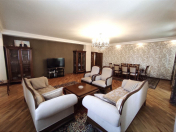 Satılır 4 otaqlı 220 m2 yeni tikili 28 May m.