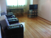 Satılır 2 otaqlı 80 m2 köhnə tikili 8 mkr