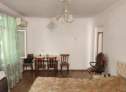 Satılır 1 otaqlı 35 m2 köhnə tikili Yasamal r.