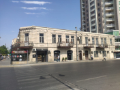 Satılır 3 otaqlı 105 m2 köhnə tikili Sahil m.