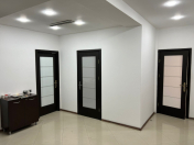İcarəyə verilir 7 otaqlı 240 m2 ofis 28 May m.