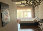 Satılır 3 otaqlı 100 m2 köhnə tikili Nizami m.