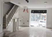 İcarəyə verilir 2 otaqlı 292 m2 obyekt 28 May m.