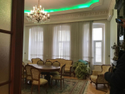 İcarəyə verilir 8 otaqlı 350 m2 köhnə tikili Səbail r.