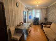 Satılır 2 otaqlı 50 m2 köhnə tikili Memar Əcəmi m.