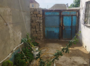 Satılır 2 otaqlı 400 m2 həyət evi Y.Suraxanı