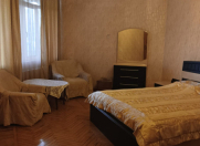 Satılır 5 otaqlı 120 m2 köhnə tikili Nizami m.