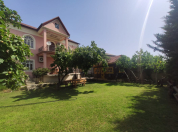 Satılır 7 otaqlı 350 m2 villa Badamdar