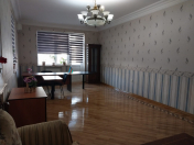 İcarəyə verilir 4 otaqlı 230 m2 ofis Nəriman Nərimanov m.