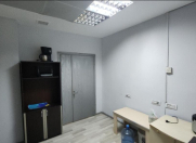 İcarəyə verilir 1 otaqlı 17 m2 ofis İnşaatçılar m.