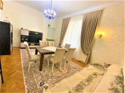 Satılır 4 otaqlı 100 m2 köhnə tikili Axundov bağı