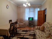 İcarəyə verilir 2 otaqlı 55 m2 köhnə tikili Memar Əcəmi m.