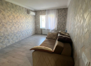 Satılır 2 otaqlı 65 m2 köhnə tikili Qara Qarayev m.