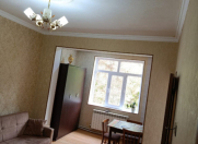 İcarəyə verilir 3 otaqlı 73 m2 köhnə tikili Memar Əcəmi m.