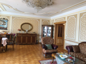 Satılır 4 otaqlı 220 m2 yeni tikili 28 May m.