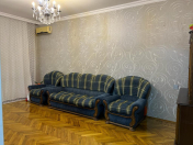 İcarəyə verilir 2 otaqlı 65 m2 köhnə tikili Elmlər Akademiyası m.