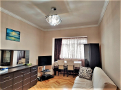 İcarəyə verilir 2 otaqlı 70 m2 köhnə tikili 9 mkr