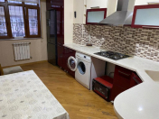 Satılır 4 otaqlı 100 m2 köhnə tikili Qara Qarayev m.