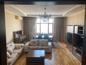 İcarəyə verilir 3 otaqlı 145 m2 yeni tikili Elmlər Akademiyası m.