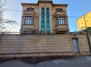 İcarəyə verilir 10 otaqlı 800 m2 villa Gənclik m.