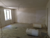 Satılır 2 otaqlı 240 m2 obyekt İnşaatçılar m.