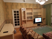 İcarəyə verilir 2 otaqlı 70 m2 köhnə tikili Gənclik m.