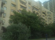 Satılır 5 otaqlı 130 m2 köhnə tikili Ağ şəhər