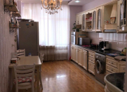 İcarəyə verilir 4 otaqlı 220 m2 yeni tikili 28 May m.