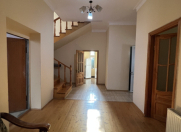 Satılır 5 otaqlı 300 m2 həyət evi İctimai telekanalı