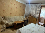 İcarəyə verilir 2 otaqlı 45 m2 köhnə tikili Memar Əcəmi m.