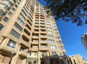 Satılır 3 otaqlı 140000 m2 yeni tikili Elmlər Akademiyası m.