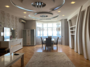 İcarəyə verilir 3 otaqlı 150 m2 yeni tikili 8 Noyabr m.
