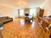 Satılır 4 otaqlı 85 m2 köhnə tikili İnşaatçılar m.