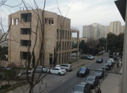 Satılır 3 otaqlı 85 m2 köhnə tikili Elmlər Akademiyası m.