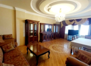 Satılır 4 otaqlı 200 m2 yeni tikili Elmlər Akademiyası m.