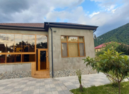 İcarəyə verilir 4 otaqlı 200 m2 bağ evi Qax