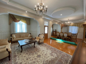 Satılır 7 otaqlı 450 m2 villa Sulutəpə