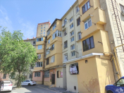 Satılır 2 otaqlı 50 m2 köhnə tikili Qara Qarayev m.