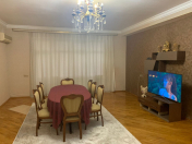 Satılır 3 otaqlı 180 m2 yeni tikili Azərbaycan Dillər Universiteti