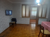 İcarəyə verilir 3 otaqlı 80 m2 köhnə tikili 28 May m.
