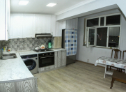 Satılır 3 otaqlı 70 m2 köhnə tikili Metropark