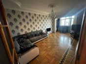 Satılır 4 otaqlı 110 m2 köhnə tikili 8 mkr